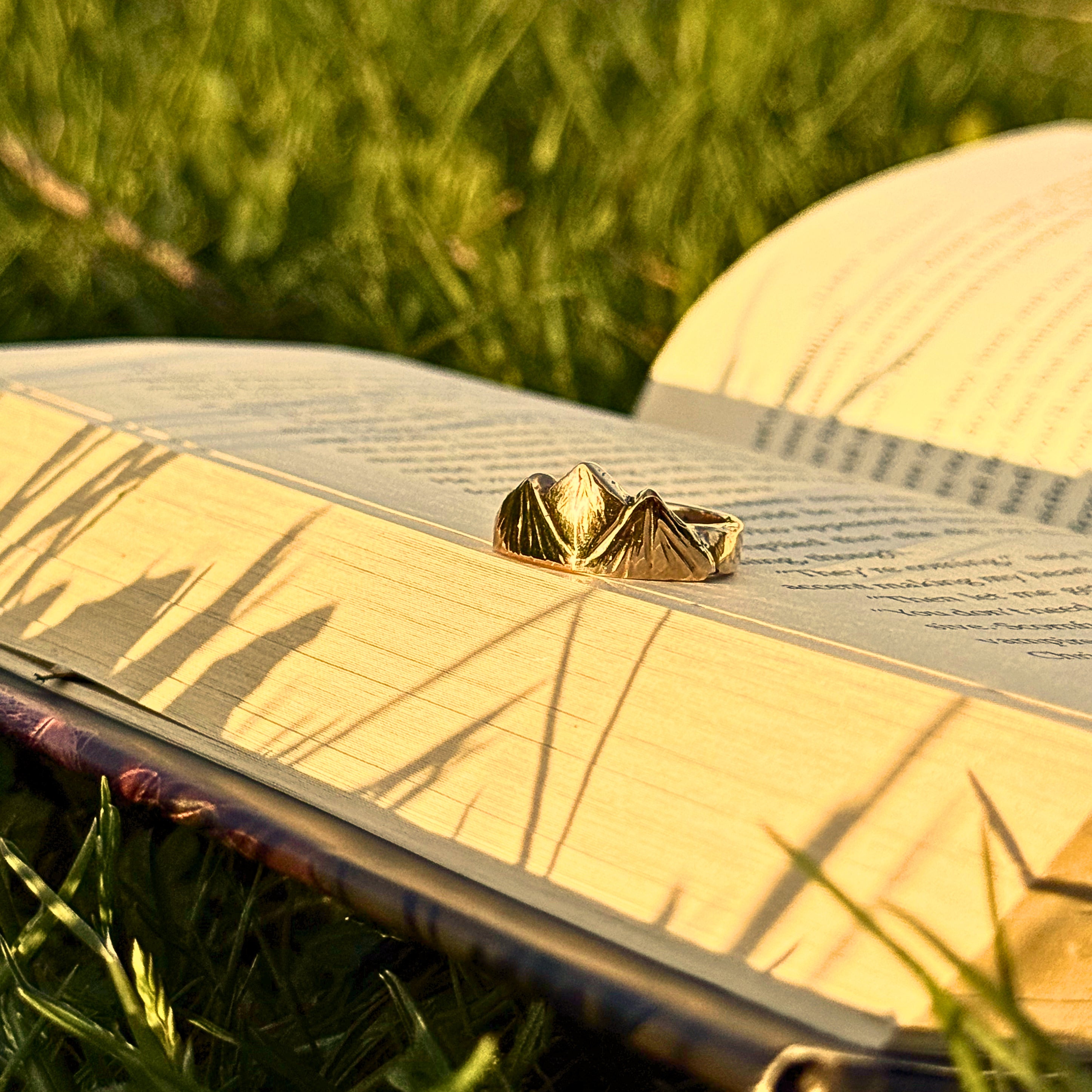 Under The Mountain Ring